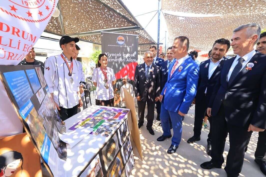 Vali Akbıyık: “Nitelikli Gençlik Turizmin Geleceğidir” 3